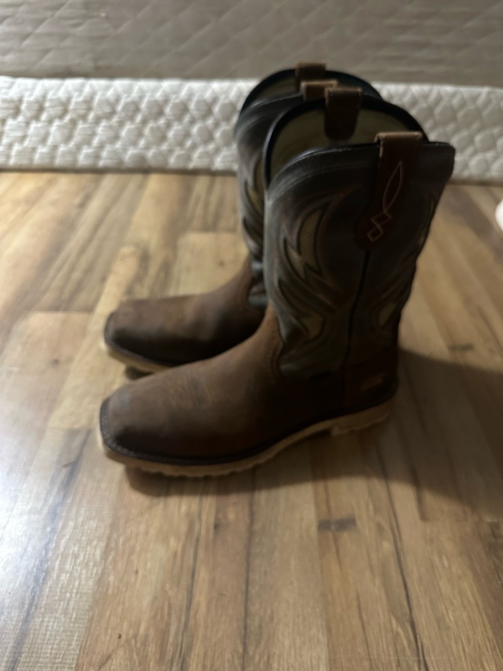 Ariat Vent-tek cowboy boots